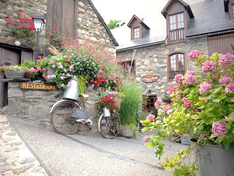 HOTEL LA GRANGE AUX MARMOTTES HOTEL LA GRANGE AUX MARMOTTES
