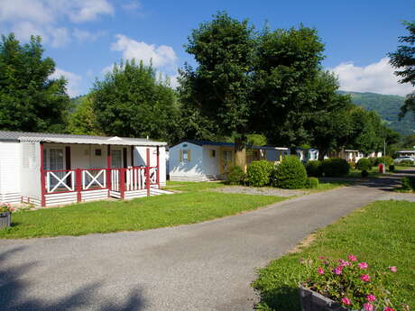 CAMPING DOMAINE DE LA TOUR CAMPING DOMAINE DE LA TOUR