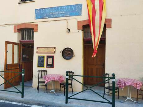 LA VELLA ESCOLA