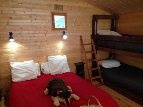 LA CABANE AUX LOUPS LA CABANE AUX LOUPS