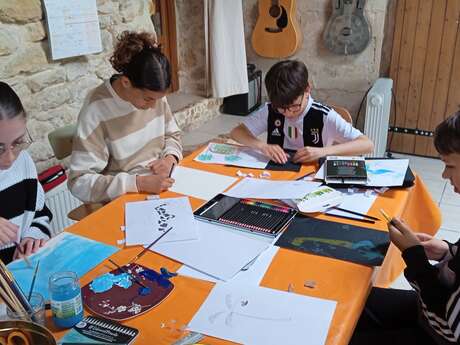 Atelier enfant - Création d'un bâton porte-bonheur par Valérie Cochereau