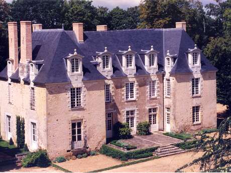 JARDINS DU CHATEAU DES GRINGUENIERES