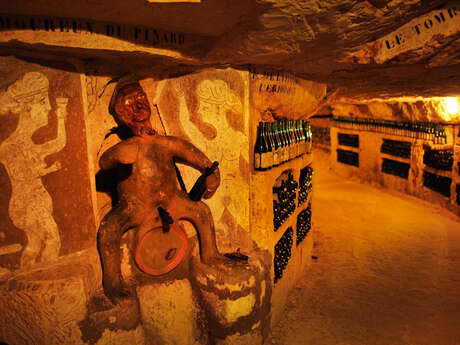 Visite de la cave troglodyte Baccus au Domaine Lelais