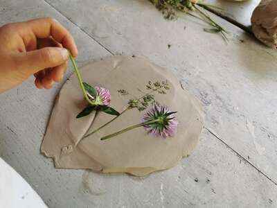 Atelier famille "Herbier en argile" avec le Musée de la faïence et de la céramique de Malicorne