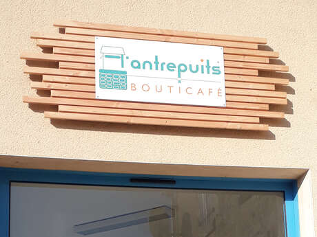 BOUTICAFÉ "L'ANTREPUITS"