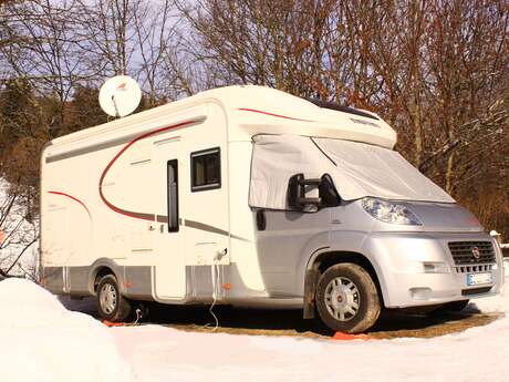 Aire pour camping-car au camping de l'Ourson Aire pour camping-car au camping de l'Ourson