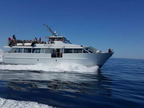 Commented sea tour of the 7 calanques de Cassis with l'Atlantide Commented sea tour of the 7 calanques de Cassis with l'Atlantide