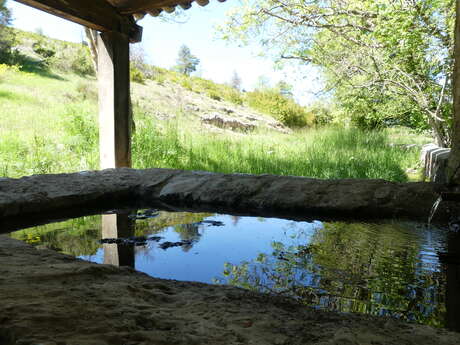 Tour de la Fontaine des Près Tour de la Fontaine des Près
