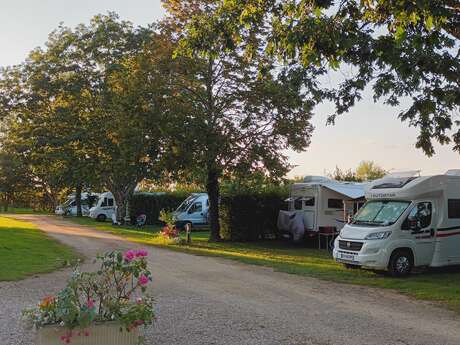 Camping du Coq de mantenay-Montlin Camping du Coq de mantenay-Montlin
