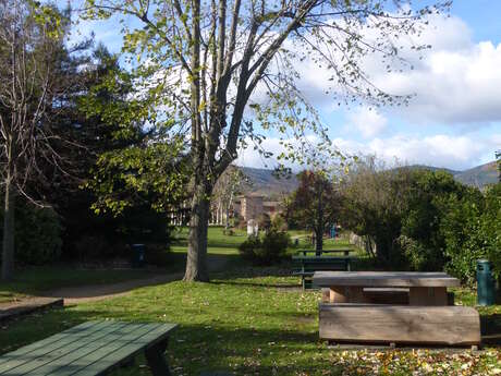 Aire de pique-nique du Parc Gaston Baty Aire de pique-nique du Parc Gaston Baty
