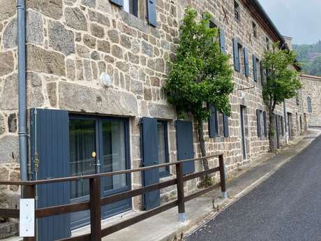 Chambres d'hôtes de l'Auberge de Thélis Chambres d'hôtes de l'Auberge de Thélis