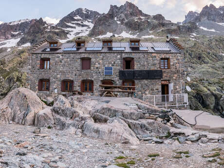 Schutzhütte am Glacier Blanc Schutzhütte am Glacier Blanc