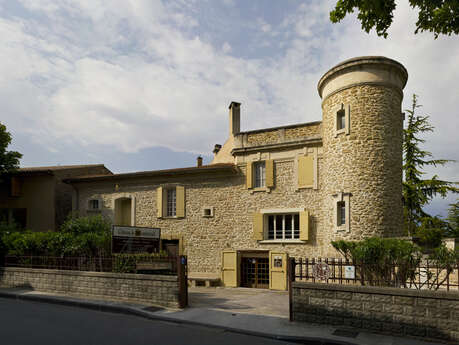Château de Montmirail Château de Montmirail