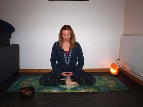 Julia Chargé - Renaissance Yoga et massages de bien être Julia Chargé - Renaissance Yoga et massages de bien être