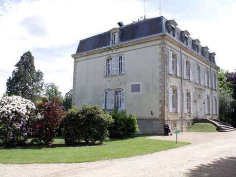 Gîte de groupe du Château du Courtioux Gîte de groupe du Château du Courtioux