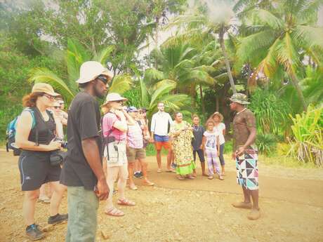 Visite de la Tribu de Grand Borendy Visite de la Tribu de Grand Borendy