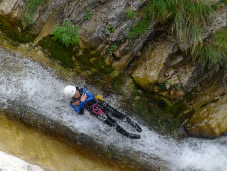 Canyoning - Guides Esprit Montagne Canyoning - Guides Esprit Montagne