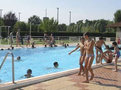 Piscine Municipale de Tonnay-Charente Piscine Municipale de Tonnay-Charente