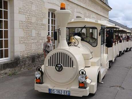 Der Petit Train de Rochefort - Rundfahrt im Herzen der Stadt Der Petit Train de Rochefort - Rundfahrt im Herzen der Stadt
