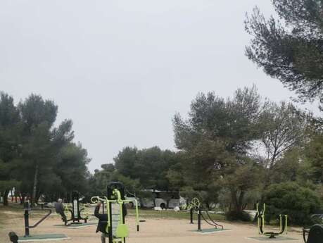 Aire de sport à la colline Notre-Dame de Pitié (agrès en accès libre)