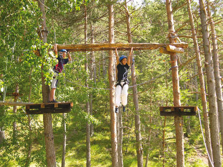 Parcours dans les Arbres - Terre des Lacs Parcours dans les Arbres - Terre des Lacs