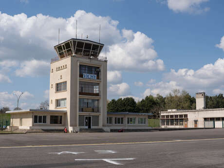 Aéroport de Vichy-Charmeil Aéroport de Vichy-Charmeil