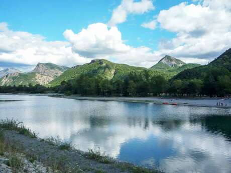 Les Trois Lacs de Rochebrune et Piégut Les Trois Lacs de Rochebrune et Piégut