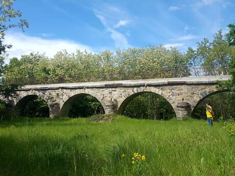 Aqueduc de Lagrand Aqueduc de Lagrand