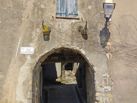 La Porte Médiévale dite Porte Sarrasine La Porte Médiévale dite Porte Sarrasine
