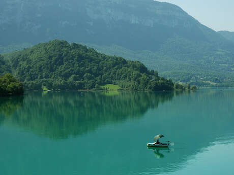 La pêche au lac d'Aiguebelette La pêche au lac d'Aiguebelette