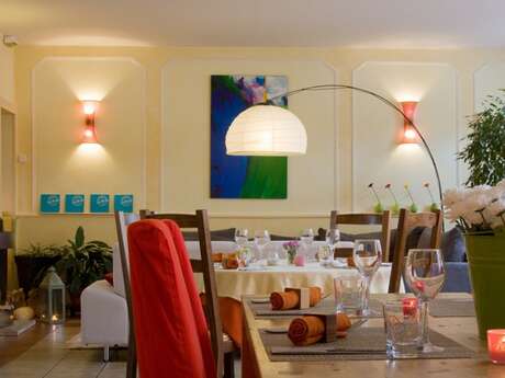 Hôtel-Restaurant Au Coeur de Meaulne Hôtel-Restaurant Au Coeur de Meaulne