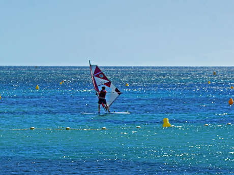 Windsurfing-Spot am Strand von Gros Pin Windsurfing-Spot am Strand von Gros Pin