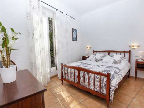 Tourist Furnished Accommodation La maison de la tour d'Auguste - Mitto Square Tourist Furnished Accommodation La maison de la tour d'Auguste - Mitto Square