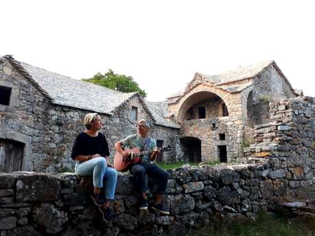 Rando musicale sur le Larzac Rando musicale sur le Larzac