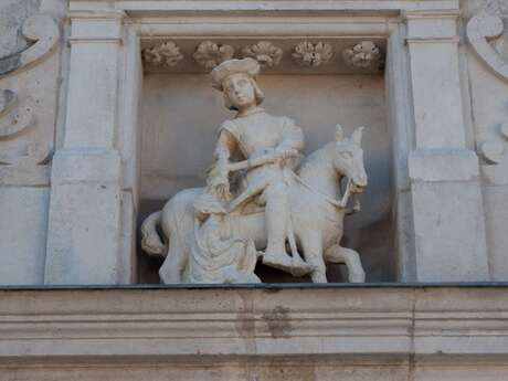 Visite Guidée - Statues et personnages célèbres - Handicap Intellectuel