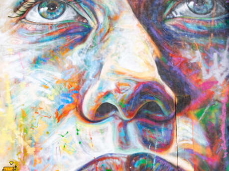 Street Art - "Giulia" David Walker