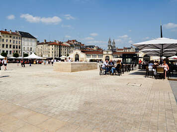 PLACE CHARLES III