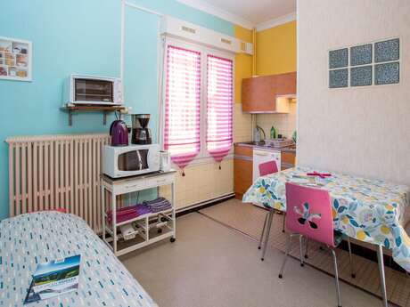 Meublé Mouchet Claudie - les abeilles a103