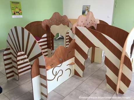 Exposition petite enfance "cabane à coucou"
