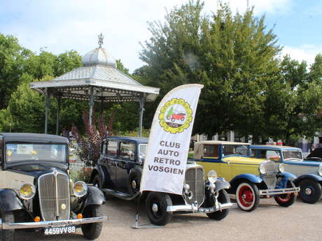 Rassemblement mensuel de véhicules anciens
