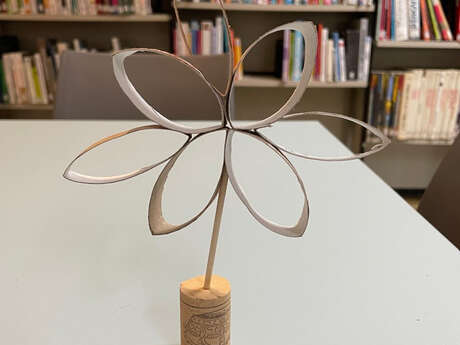 Atelier fleurs en carton