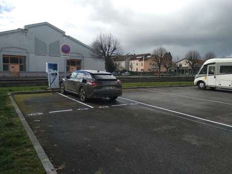 Aire de stationnement de camping-car