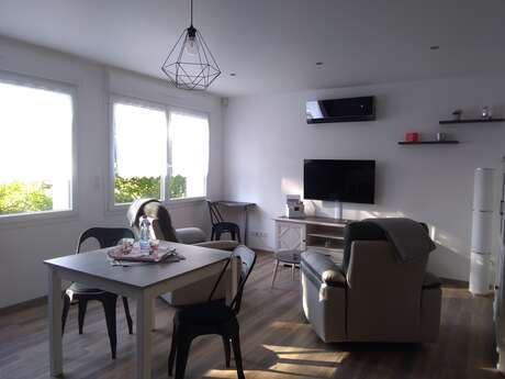 Meublé Levieux - "Ebène" Meublé Levieux - "Ebène"