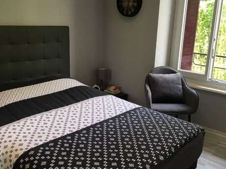 Meublé sci clairs chênes studio