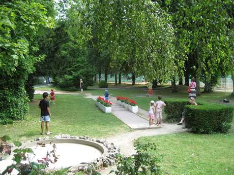 Mini-golf