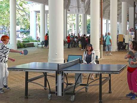 Tennis de table sous la galerie thermale