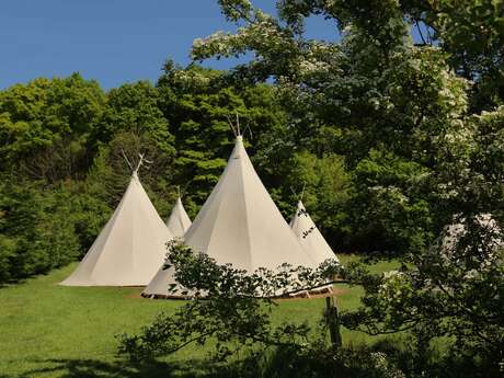THE TEPEES – FERME AVENTURE