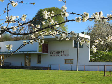ECOMUSÉE DU PAYS DE LA CERISE À FOUGEROLLES