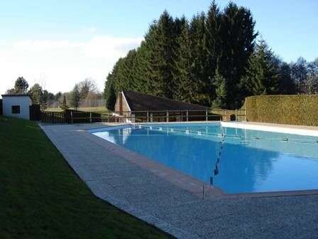Piscine base de loisirs de plein air