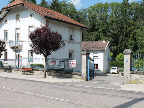 Meublé - les glycines - F1 n°3 sucre d'orge